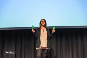 Il pubblico del Diversity Brand Summit 2018 durante l'esperimento live sugli stereotipi di genere